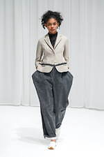 サポートサーフェス 2022年春夏コレクション、包み込むようなしなやかさと凛とした強さ｜写真39