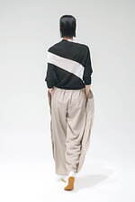 サポートサーフェス 2022年春夏コレクション、包み込むようなしなやかさと凛とした強さ｜写真59