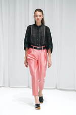 サポートサーフェス 2022年春夏コレクション、包み込むようなしなやかさと凛とした強さ｜写真60