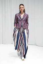 サポートサーフェス 2022年春夏コレクション、包み込むようなしなやかさと凛とした強さ｜写真76