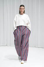 サポートサーフェス 2022年春夏コレクション、包み込むようなしなやかさと凛とした強さ｜写真84