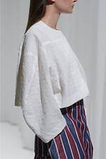 サポートサーフェス 2022年春夏コレクション、包み込むようなしなやかさと凛とした強さ｜写真85