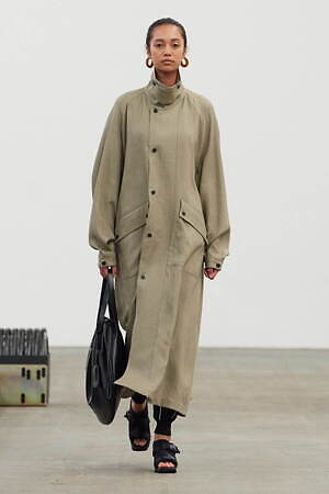 w300_HYKE_SS22_Look12s.jpg