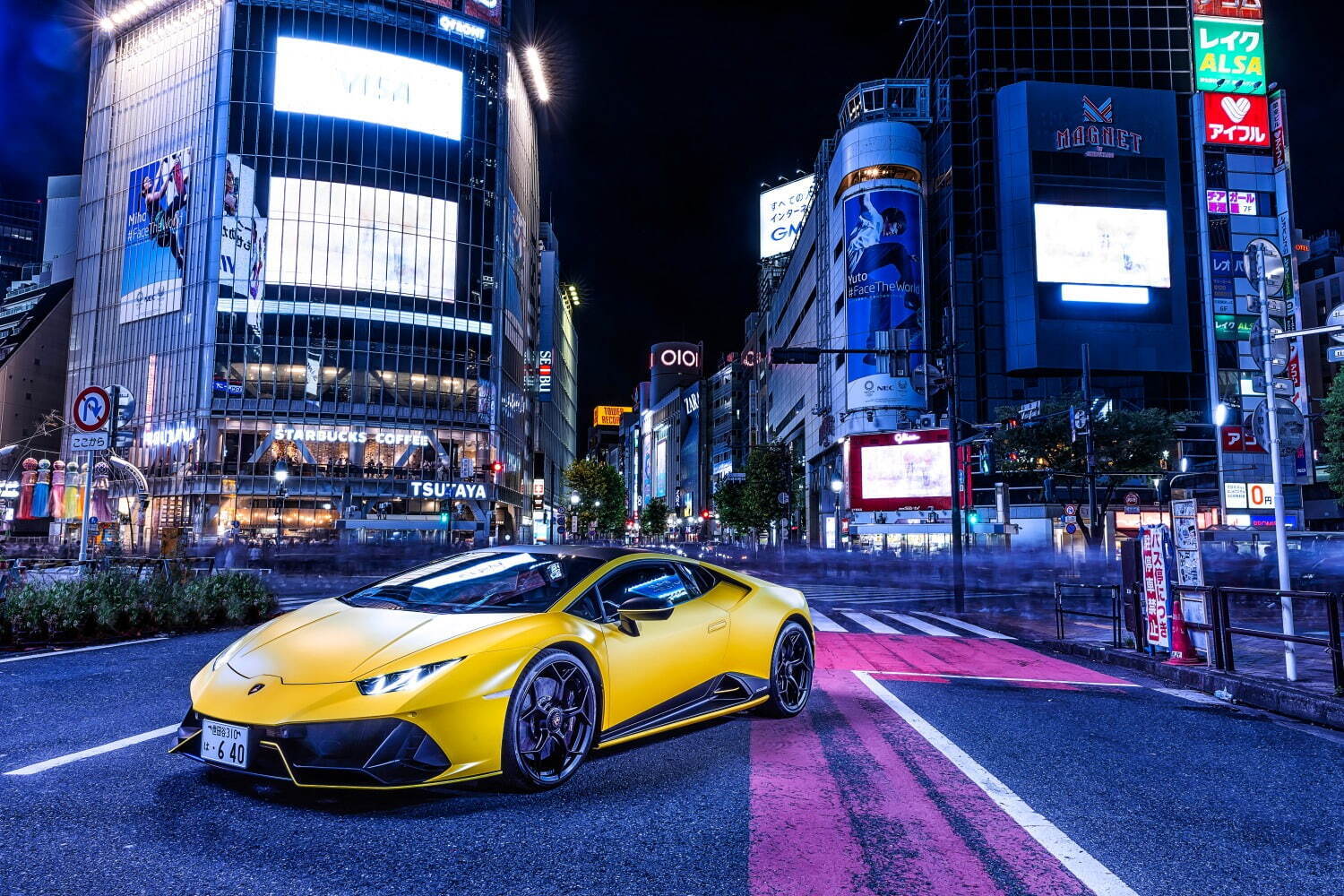 ランボルギーニのスーパースポーツカー“東京の夜景”を彩る大胆かつ鮮やかなカラー、洗練マットなスーパーSUVも｜写真5