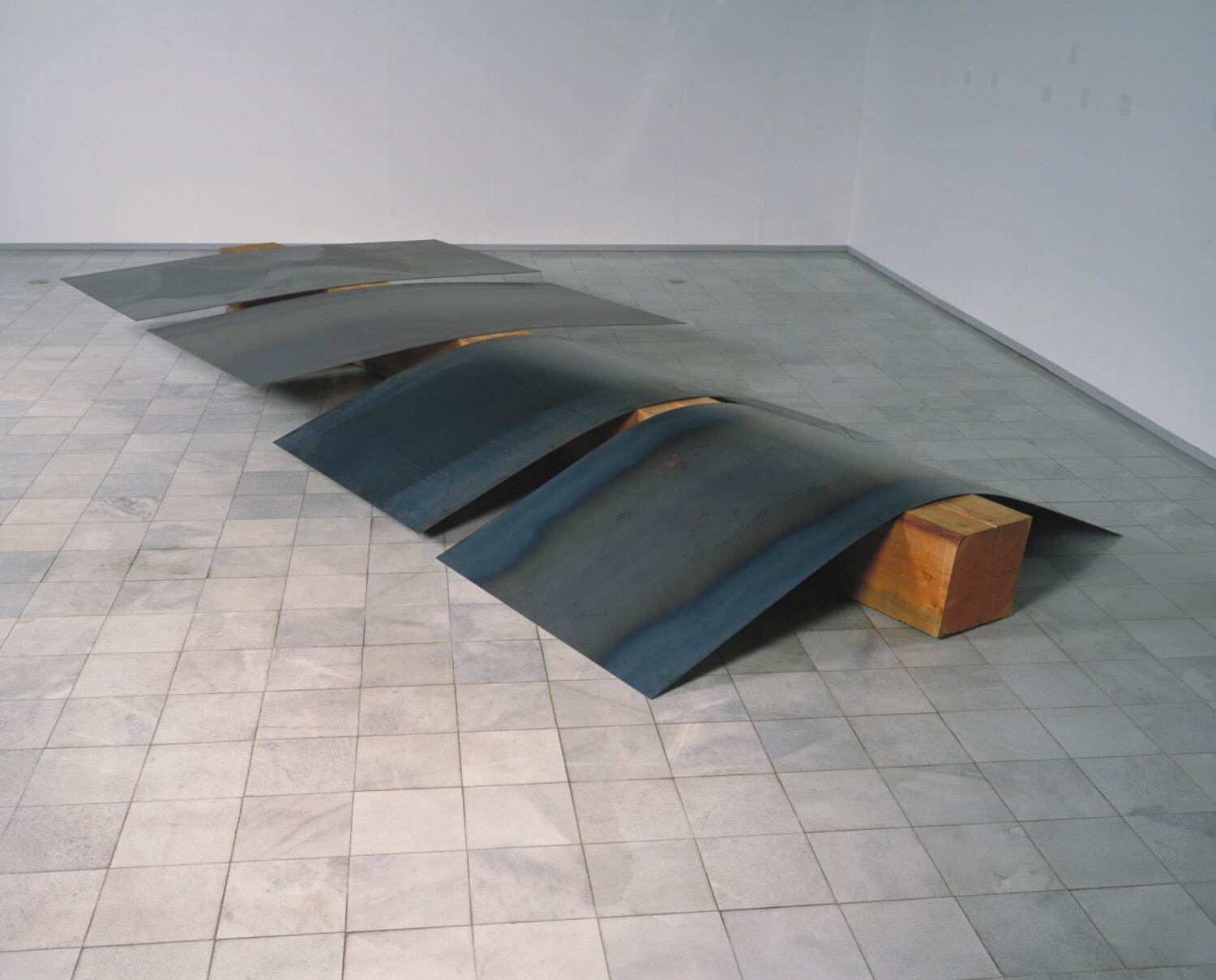 吉田克朗《Cut-off No.2》1969/90年 国立国際美術館蔵 ©︎ The Estate of Katsuro Yoshida, Courtesy of Yumiko Chiba Associates