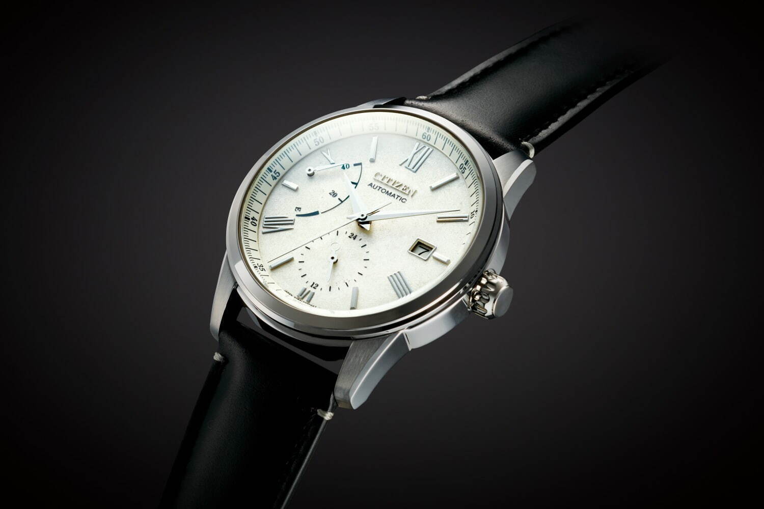 シチズン新作腕時計、繭をイメージした柔らかな白の“銀箔＆漆”文字板｜写真5