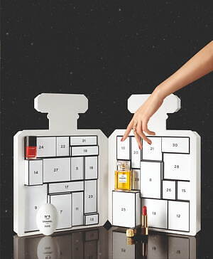 シャネル N°5」のアドベントカレンダー、人気香水&リップ入りの21年