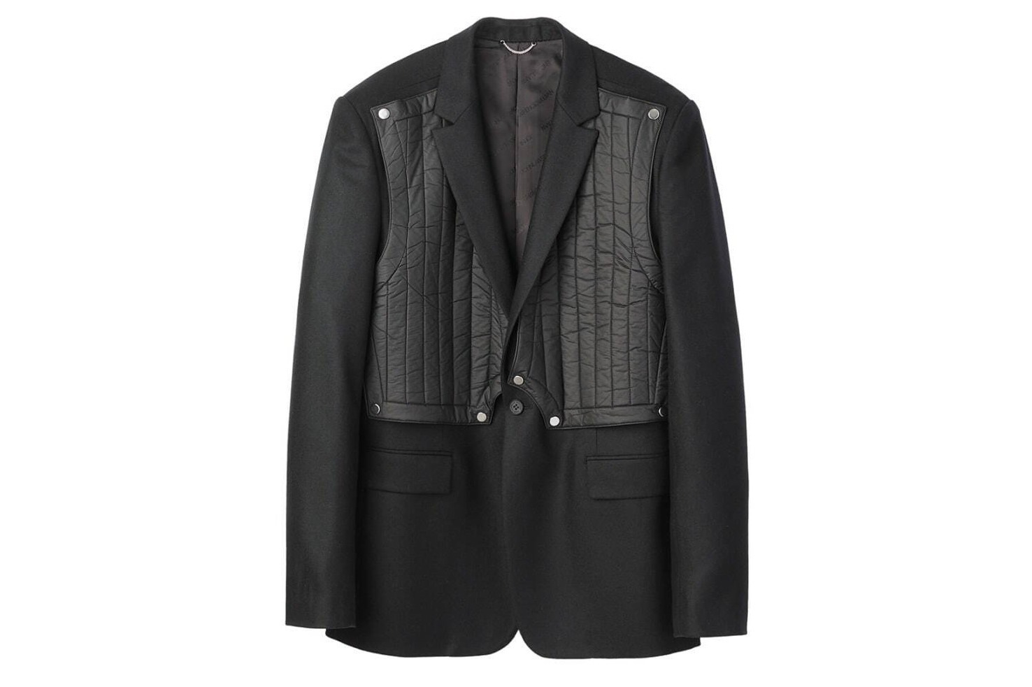 ジョン ローレンス サリバン“防具”着想のチェスターコートなど新作ウェア、伊勢丹新宿メンズ館に集結