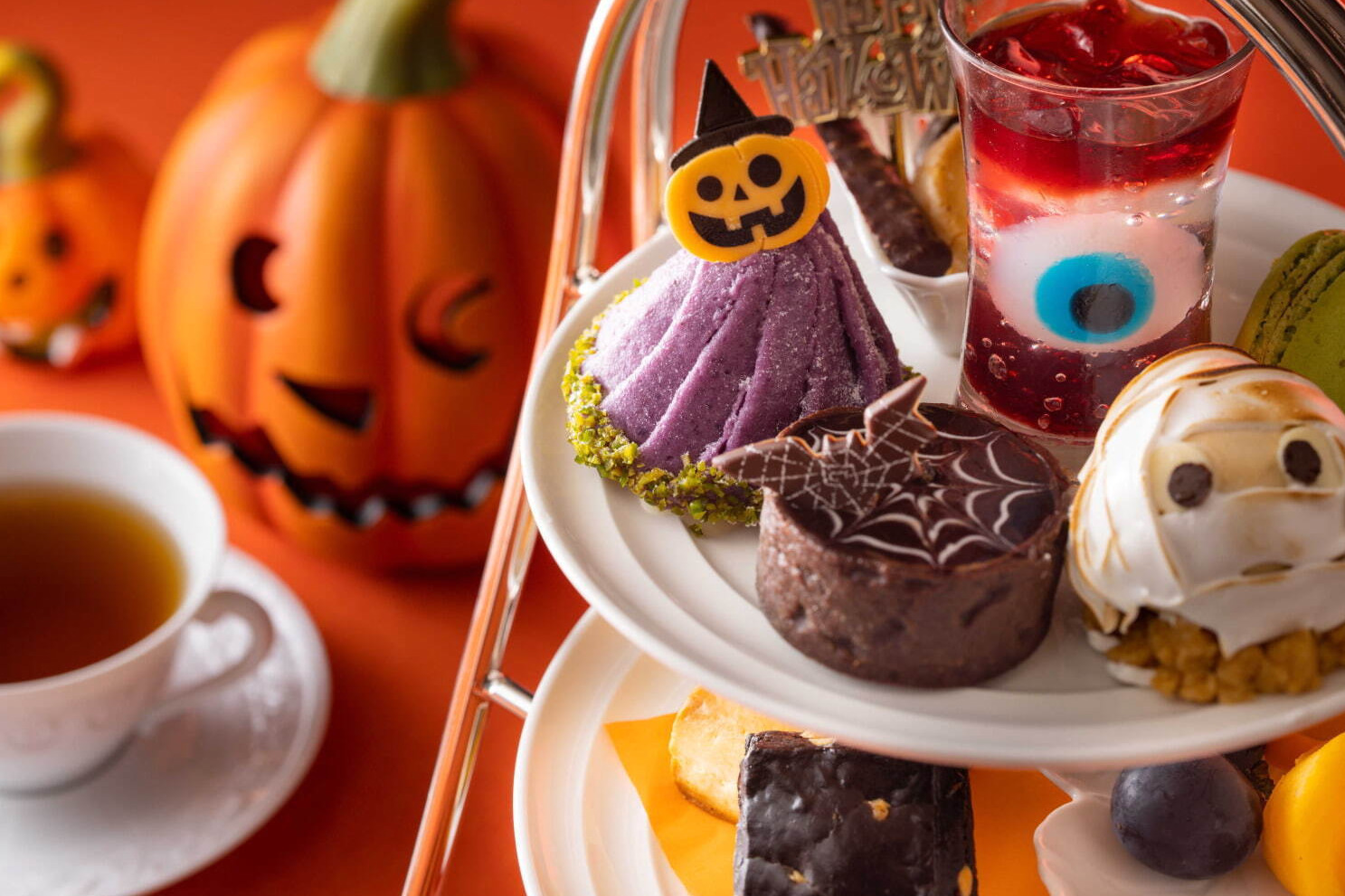 横浜ベイホテル東急「ハロウィンアフタヌーンティー」“ミイラ”ケーキや“蜘蛛の巣”を描いたタルト