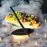 メズム東京×劇団四季『オペラ座の怪人』ランチ＆ディナー、“怪人のボート”風魚料理＆仮面型デザート｜写真4