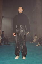 ボッテガ・ヴェネタ 21-22年秋冬コレクション	- 対極的な要素で呼び起こすムーブメント｜写真25