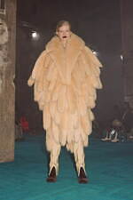 ボッテガ・ヴェネタ 21-22年秋冬コレクション	- 対極的な要素で呼び起こすムーブメント｜写真55