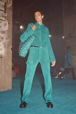 ボッテガ・ヴェネタ 21-22年秋冬コレクション	- 対極的な要素で呼び起こすムーブメント｜写真60