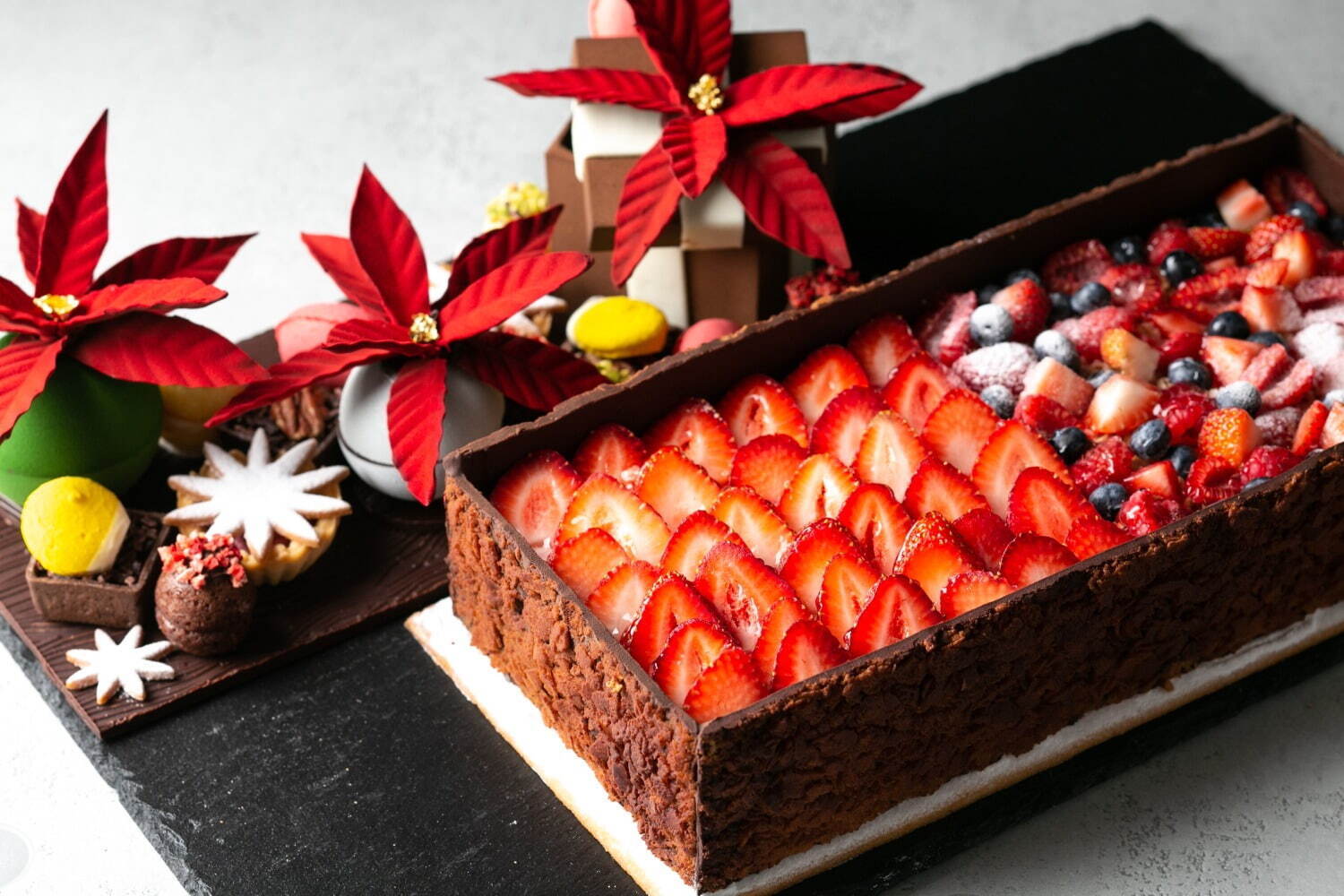 新横浜プリンスホテル“パフェ型”クリスマスケーキ、“プレゼントボックス型”ベリータルトも｜写真5