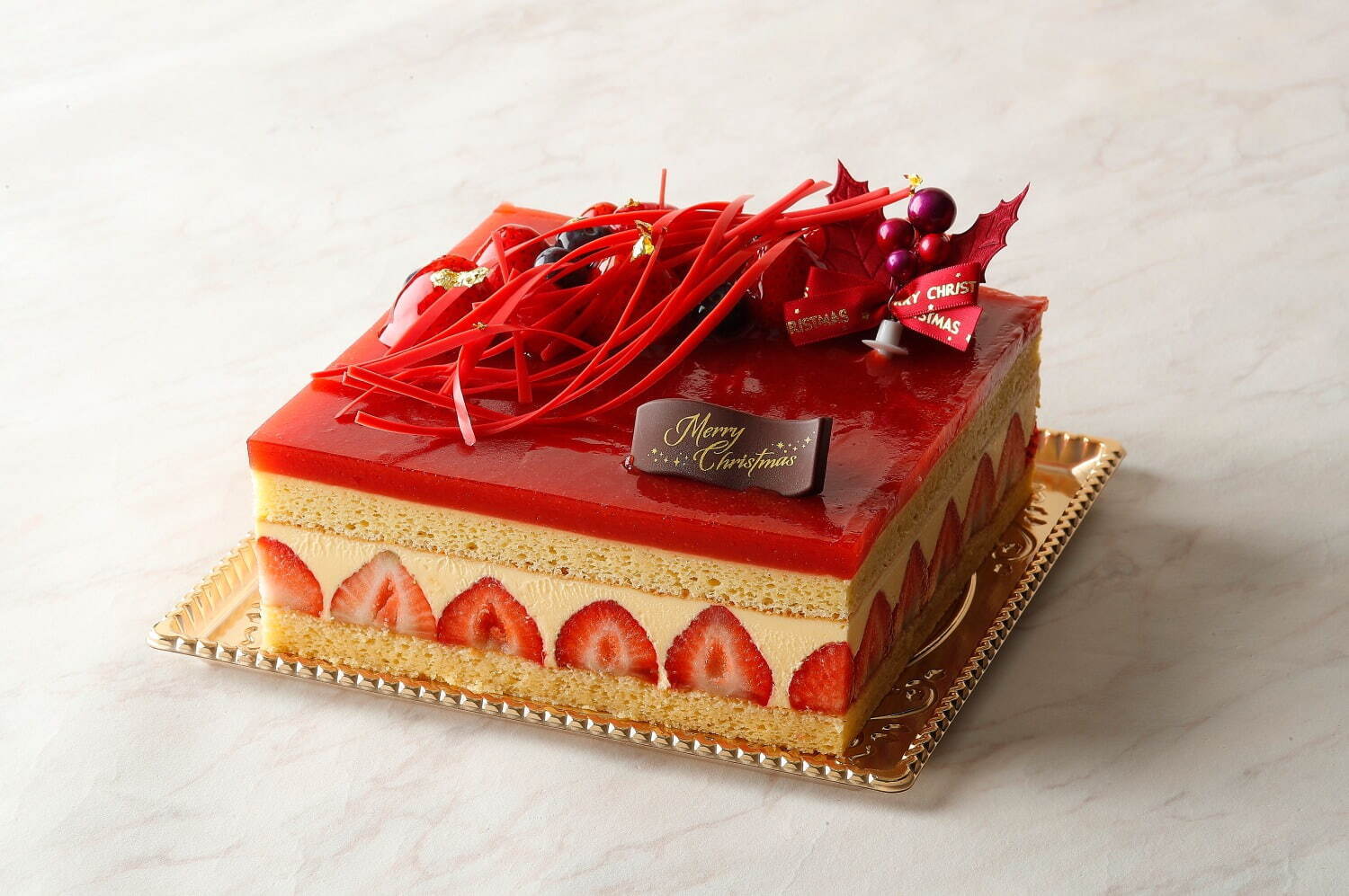 横浜・ホテルニューグランドのクリスマスケーキ、濃厚カスタード×たっぷり苺や“リース型”チョコケーキ｜写真3