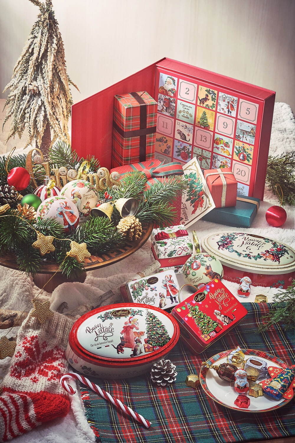 カファレルのクリスマスチョコレート、サンタやネコを描いたアドベントカレンダー＆オーナメント缶｜写真12