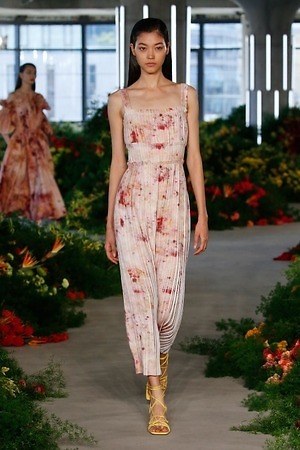 ジェイソン ウー(JASON WU ) 2022年春夏ウィメンズコレクション  - 写真1