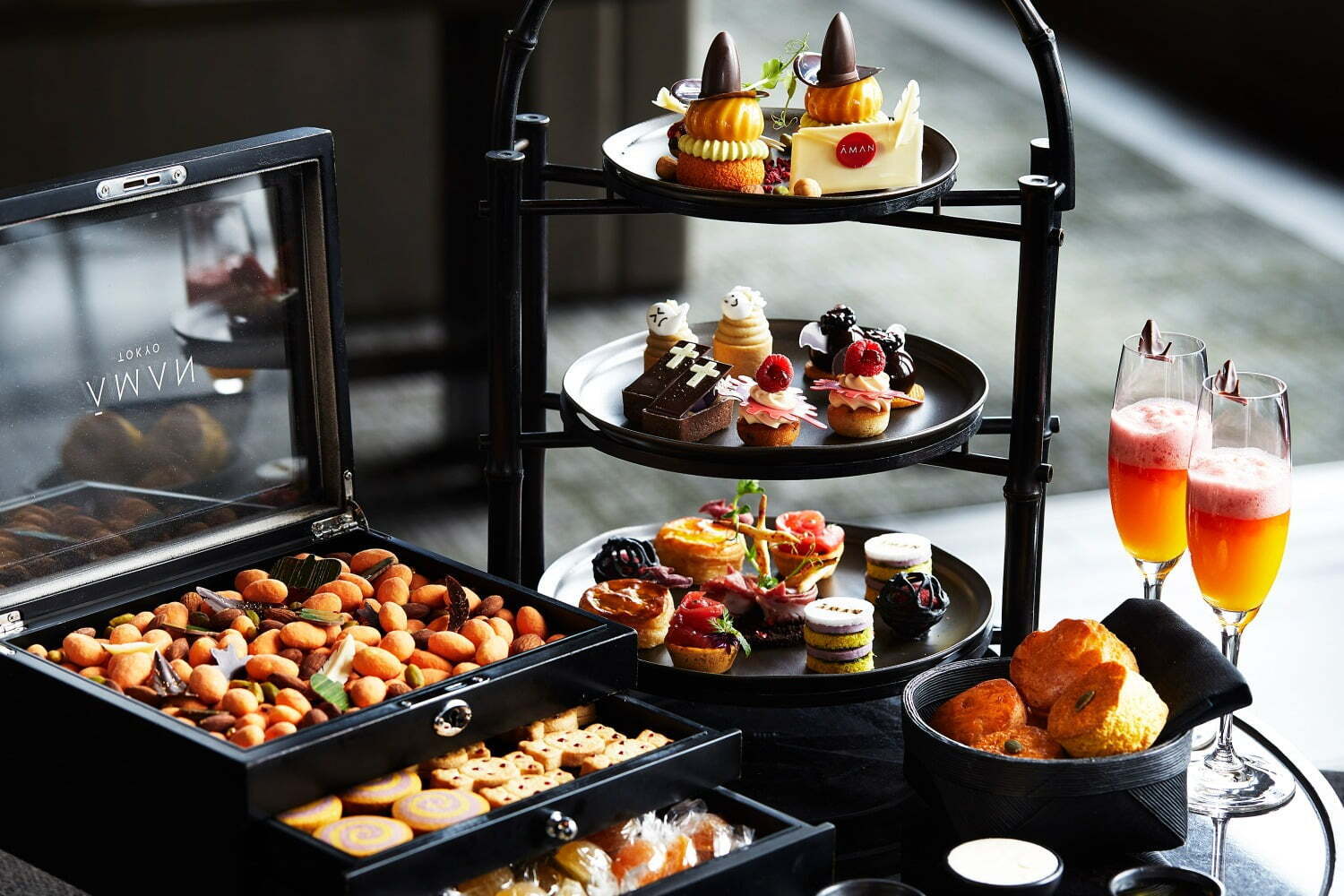 アマン東京“カボチャ男爵”が誘うハロウィンアフタヌーンティー、コウモリやおばけモチーフの秋スイーツ