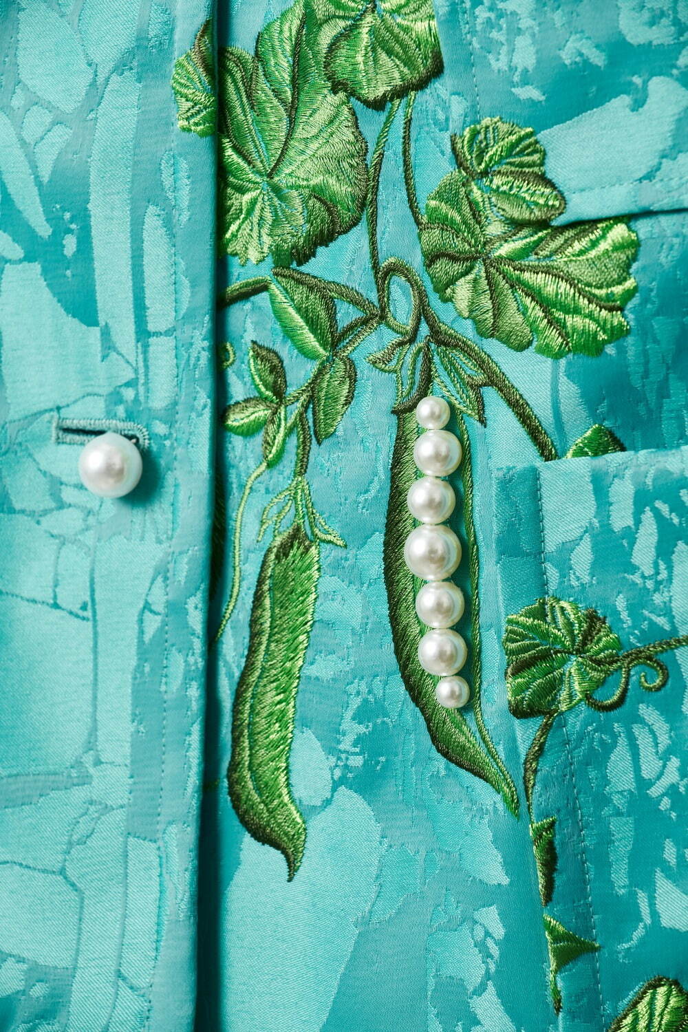 H&M×アイリス・アプフェル、パールを飾った“えんどう豆”柄ジャケットやカエルのビジューアクセサリー｜写真29