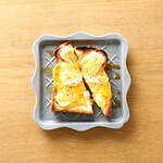 フランフラン“くすみカラー”の新作テーブルウェア、サクサクトーストが楽しめる”フリル”プレート｜写真4