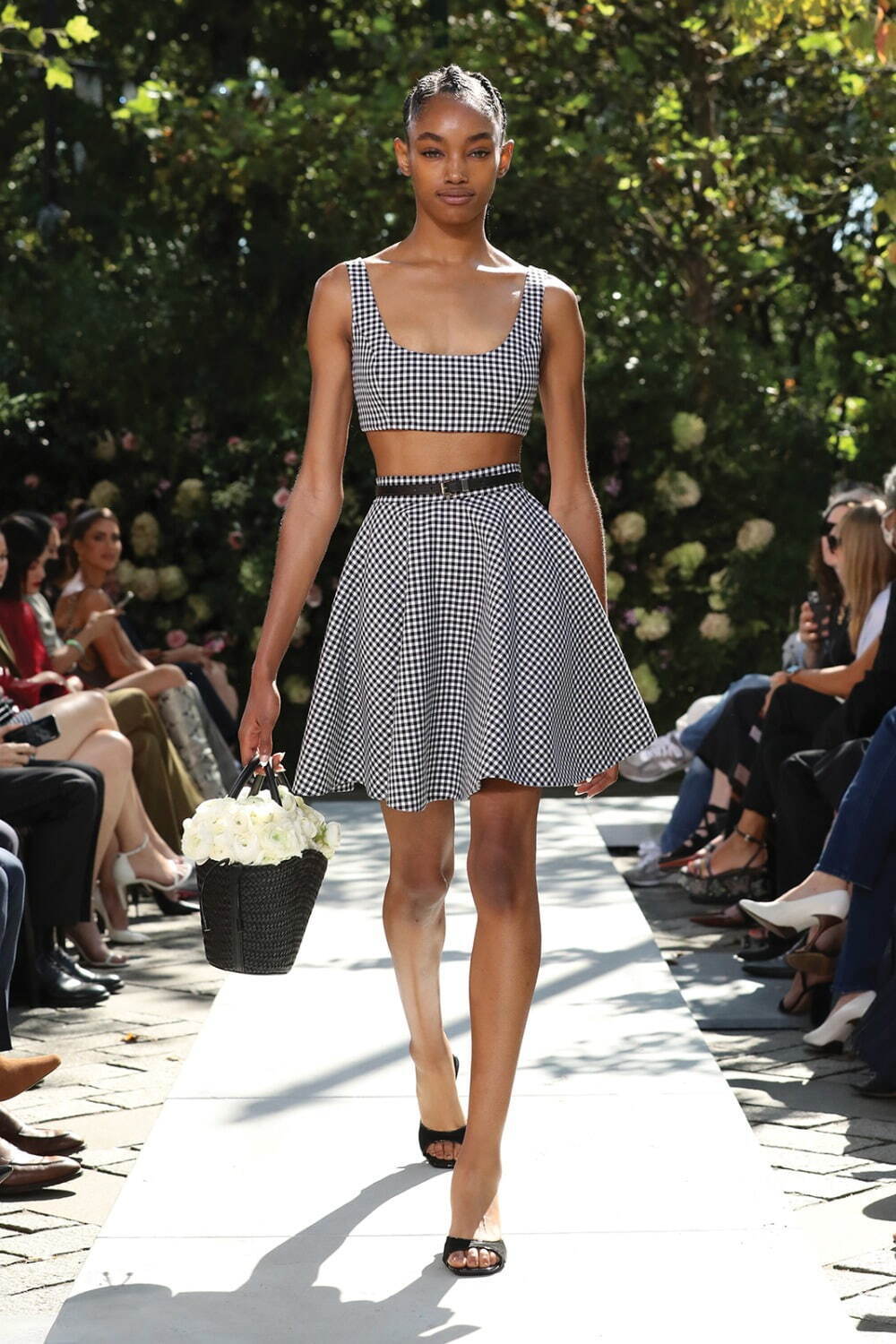 マイケル・コース コレクション 2022年春夏｜ ミニスカート