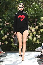 マイケル・コース コレクション 2022年春夏コレクション、シンプルで力強い愛の喜び｜写真13