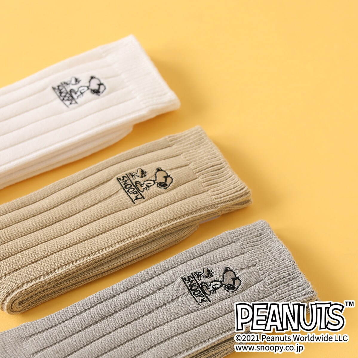 ピーナッツ スヌーピー刺繍ソックス 全3色 各1,760円