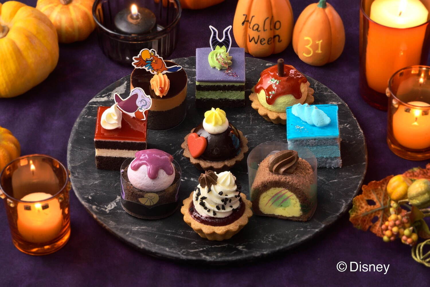 ディズニーヴィランズ“ハロウィン限定”プチケーキ、チョコ＆ベリー風味のクルエラやマレフィセント｜写真1