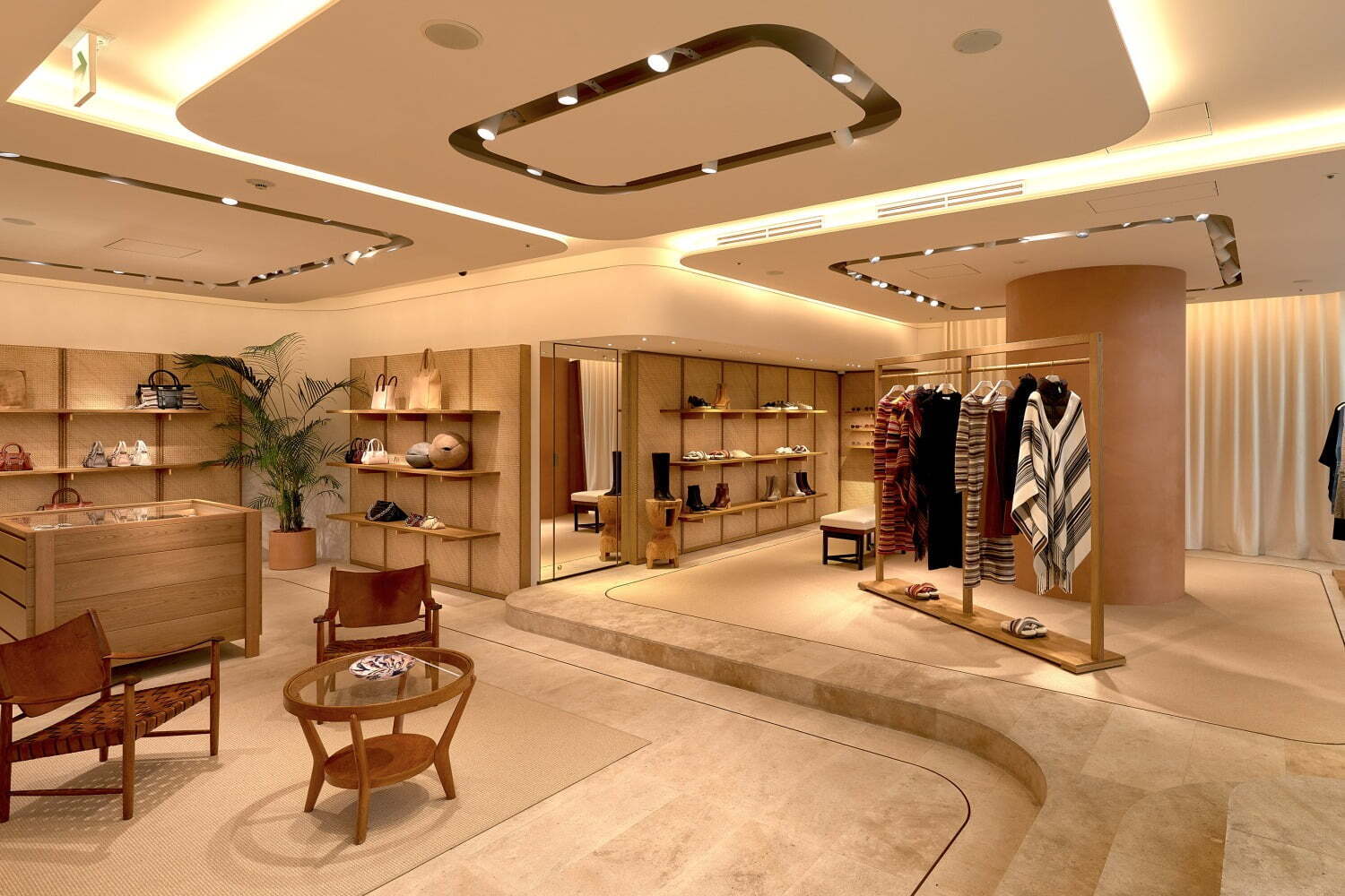 クロエ表参道店が日本初の新コンセプトで一新、復刻バッグ「エディス」など21年秋冬シーズンより展開