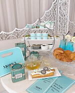 メゾンカイザーの人気パンがメイン、“洗練ブルー”のコラボアフタヌーンティーが表参道で｜写真1