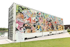 One Piece 100巻記念 巨大展示 超巨 大海賊百景 100巻立ち読み図書館 竹芝で ファッションプレス