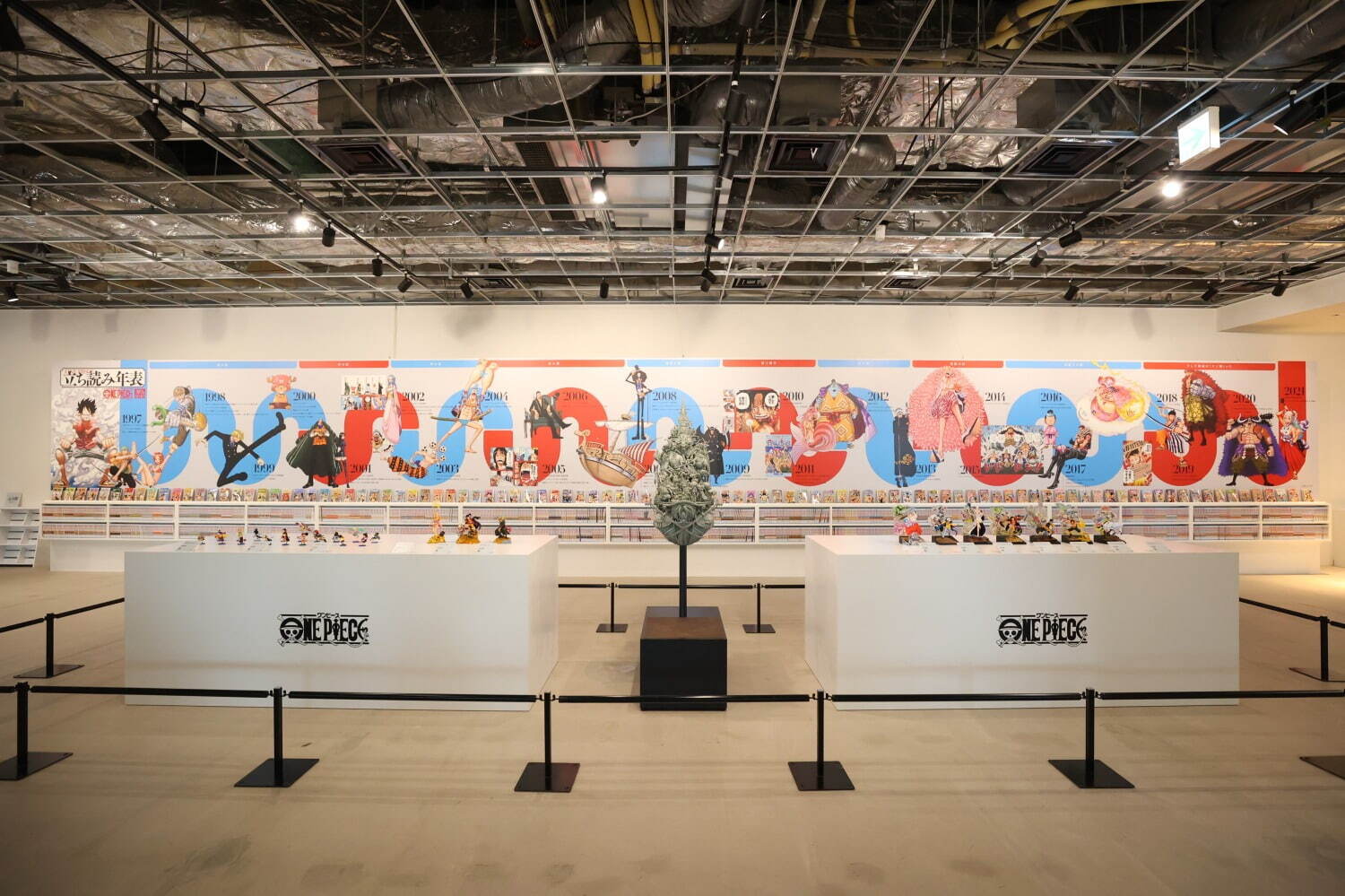 One Piece 100巻記念 巨大展示 超巨 大海賊百景 100巻立ち読み図書館 竹芝で ファッションプレス