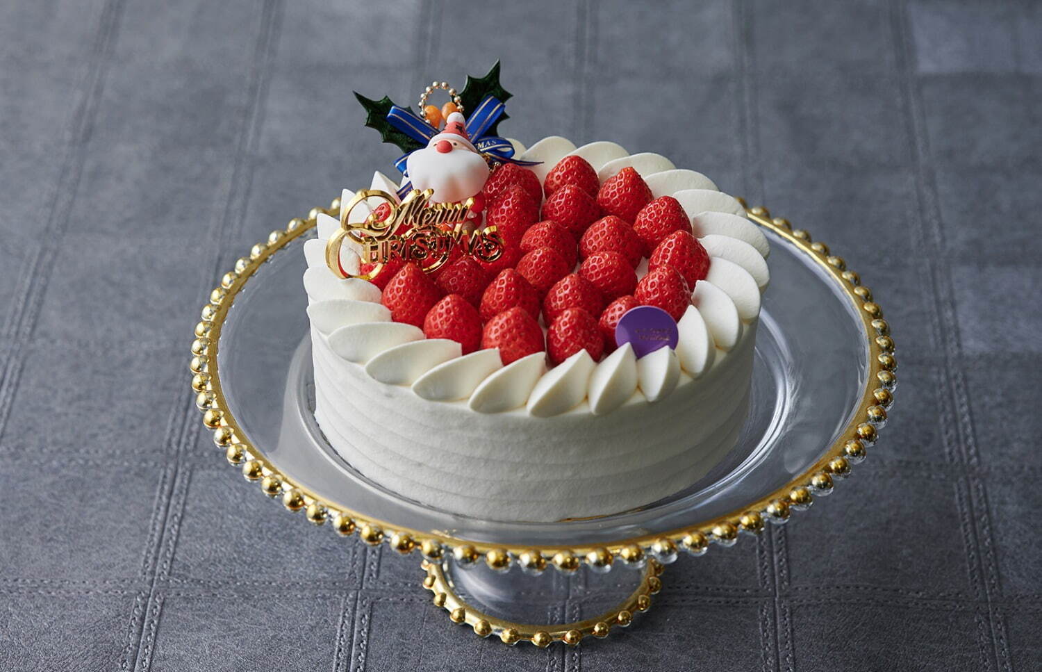 ホテル インターコンチネンタル 東京ベイのクリスマスケーキ2021、“ローズの花びら”×苺のケーキ｜写真6