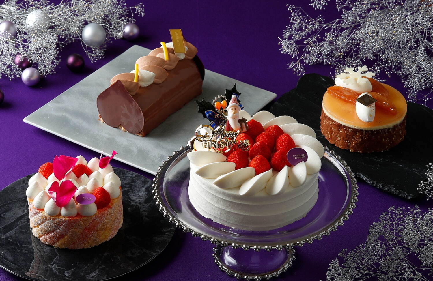 ホテル インターコンチネンタル 東京ベイのクリスマスケーキ2021、“ローズの花びら”×苺のケーキ｜写真1