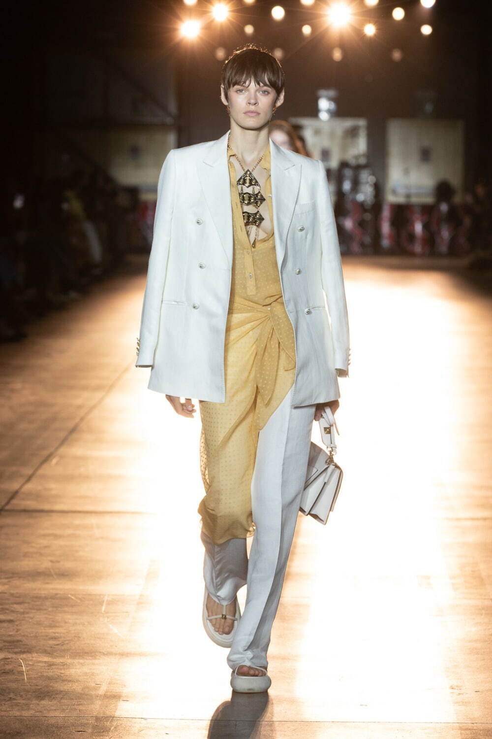 エトロ(ETRO) 2022年春夏ウィメンズコレクション - ファッションプレス