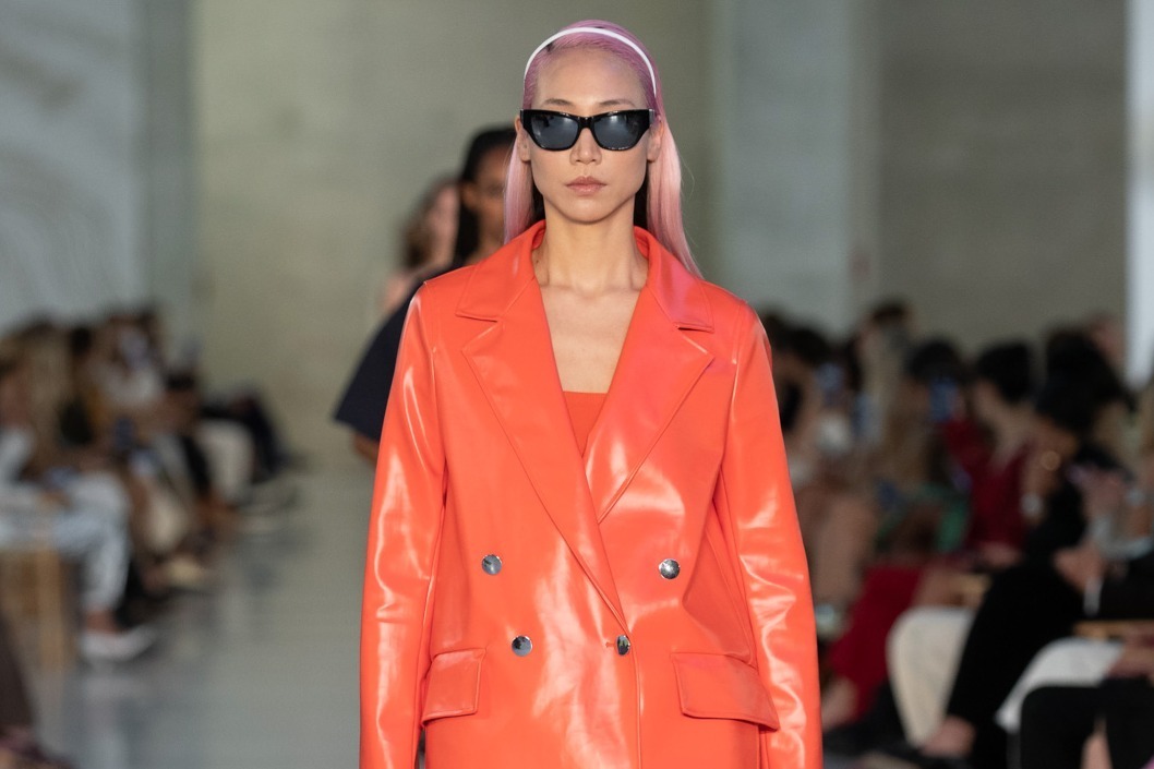 マックスマーラ 2022年春夏コレクション -夏の魅惑的なバカンスを“想像”する作家