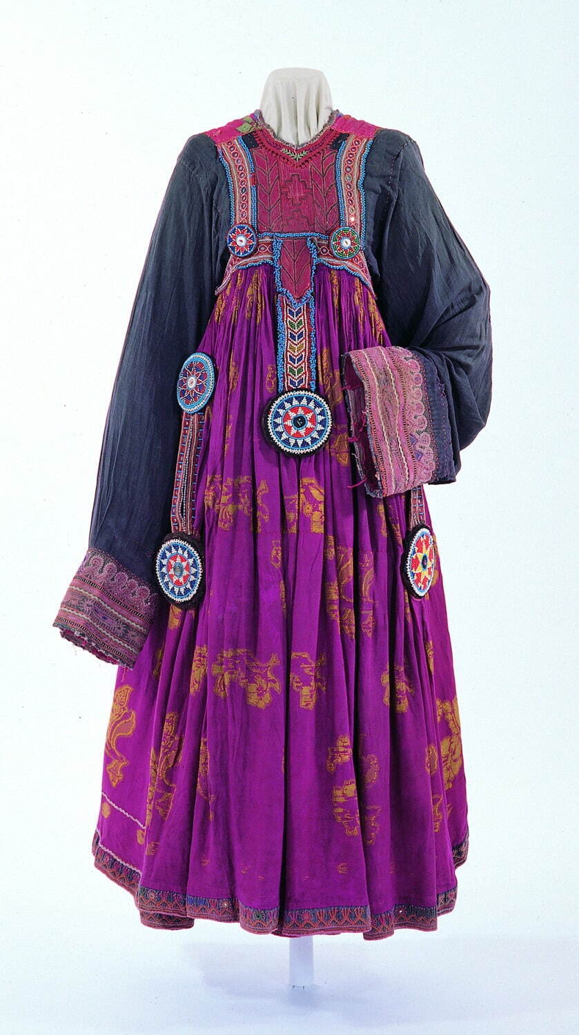 民族衣装 の展覧会 文化学園服飾博物館で 世界の民族衣装の探求 受容の軌跡を辿る ファッションプレス