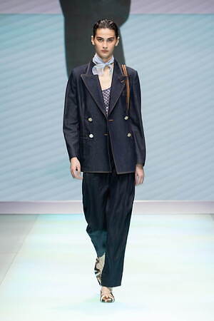 エンポリオ アルマーニ 2022年春夏ウィメンズコレクション - 旅の軌跡──色彩の織物｜写真1