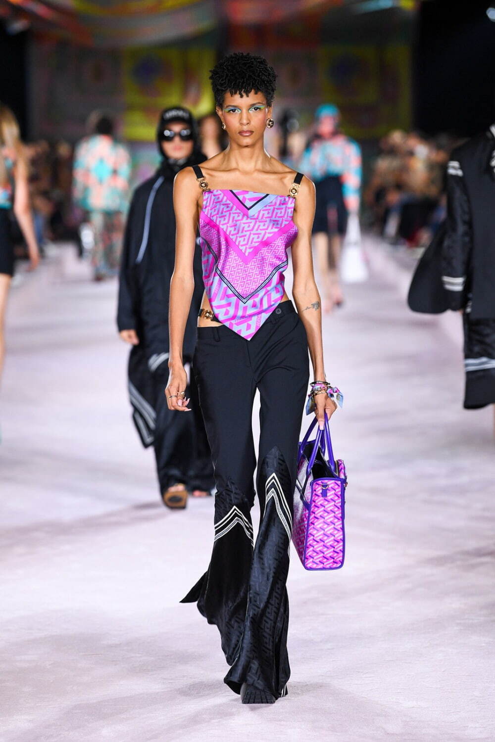 ヴェルサーチェ(VERSACE) 2022年春夏ウィメンズ&メンズコレクション  - 写真27