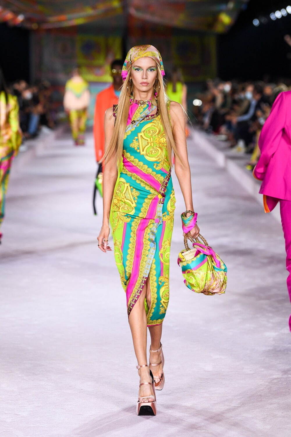 ヴェルサーチェ(VERSACE) 2022年春夏ウィメンズ&メンズコレクション  - 写真49