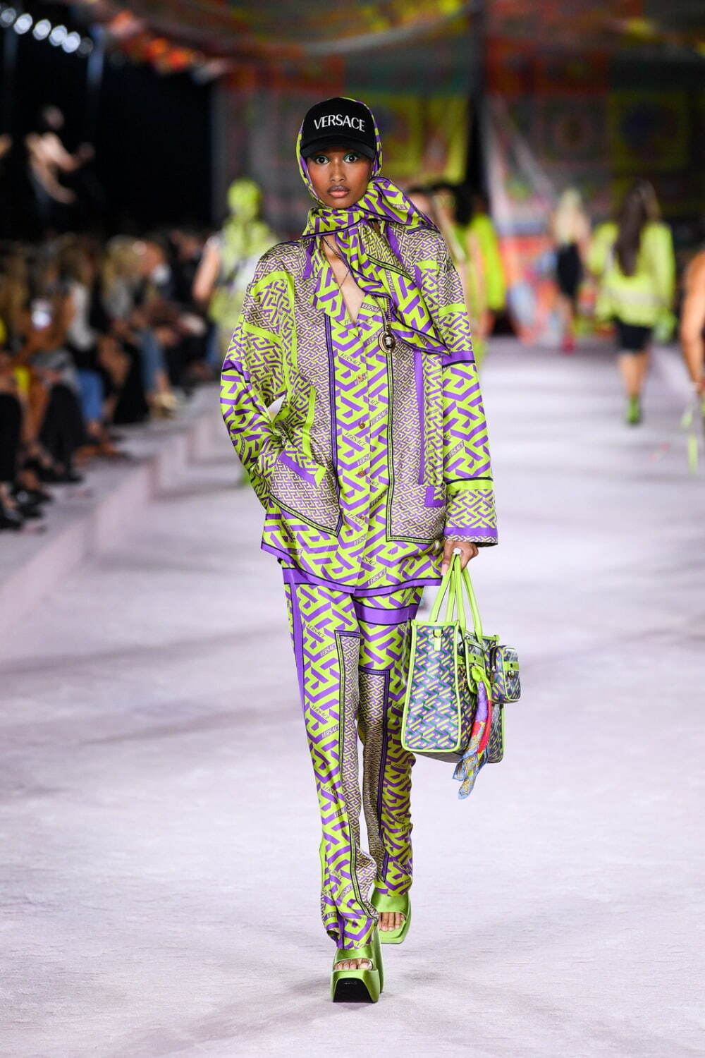 ヴェルサーチェ(VERSACE) 2022年春夏ウィメンズ&メンズコレクション  - 写真61