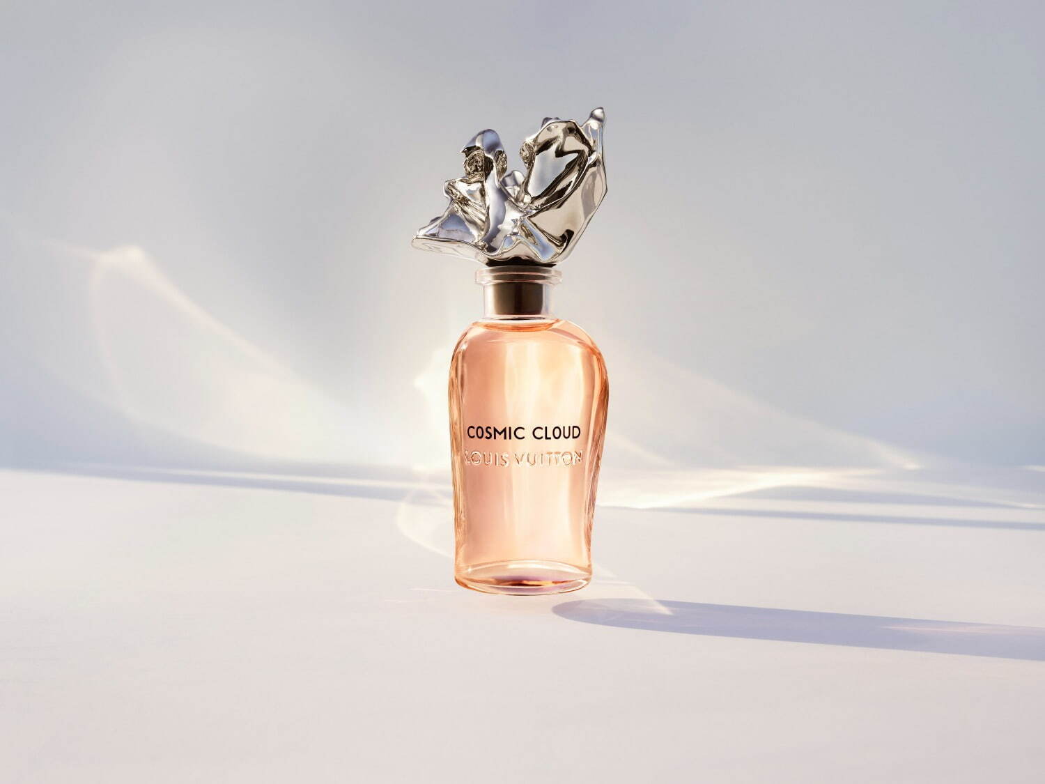 ルイ・ヴィトン“旅の真髄”に着想を得た新香水、フランク・ゲーリーとコラボした“花の彫刻”ボトル｜写真2