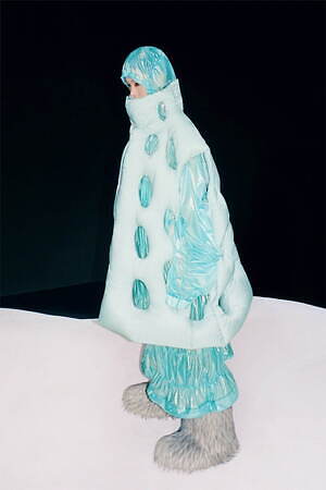 モンクレール + ディンユー・チャン(MONCLER + DINGYUN ZHANG) 2021-22年秋冬ウィメンズコレクション  - 写真9