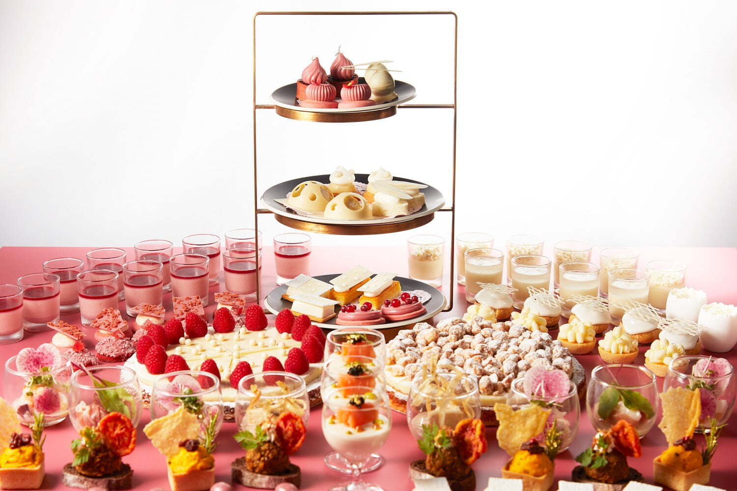 チョコレートビュッフェ｜“ホワイト＆ルビーチョコ”に特化したスイーツブッフェ、ANAインターコンチネンタルホテル東京で