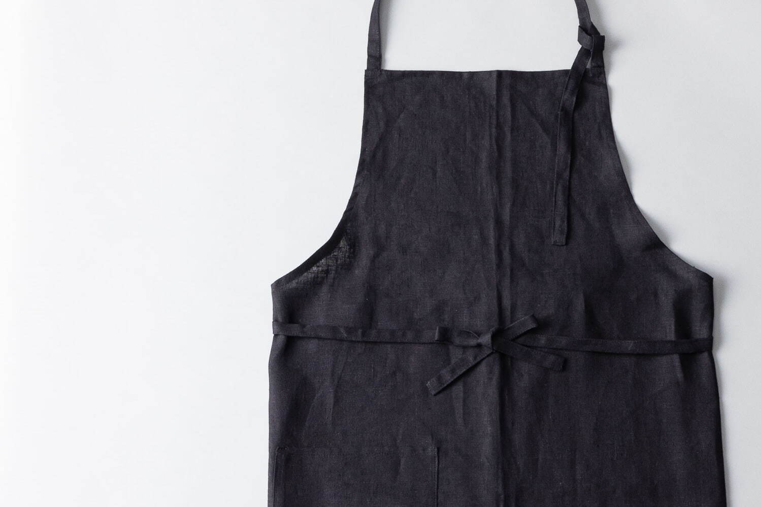 “黒に特化”したライフスタイルブランド「クロス」、キッチンウェアから雑貨までブラックで統一｜写真11