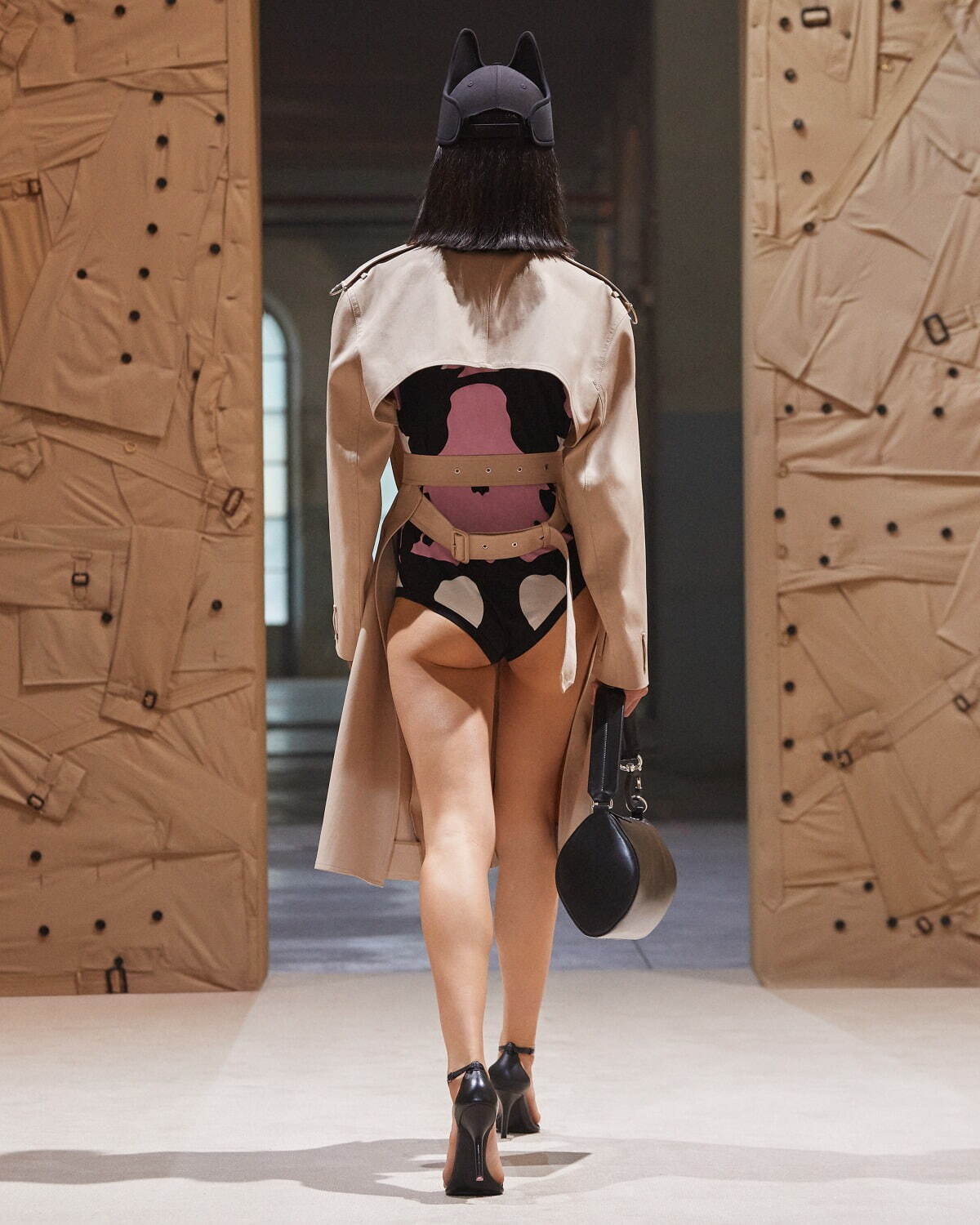 バーバリー(BURBERRY) 2022年春夏ウィメンズコレクション ディテール - 写真4