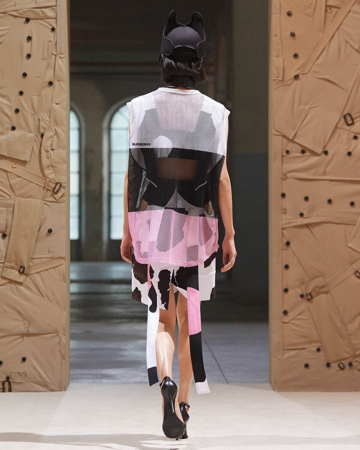 バーバリー(BURBERRY) 2022年春夏ウィメンズコレクション ディテール - 写真17