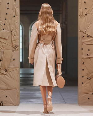 バーバリー(BURBERRY) 2022年春夏ウィメンズコレクション  - 写真22