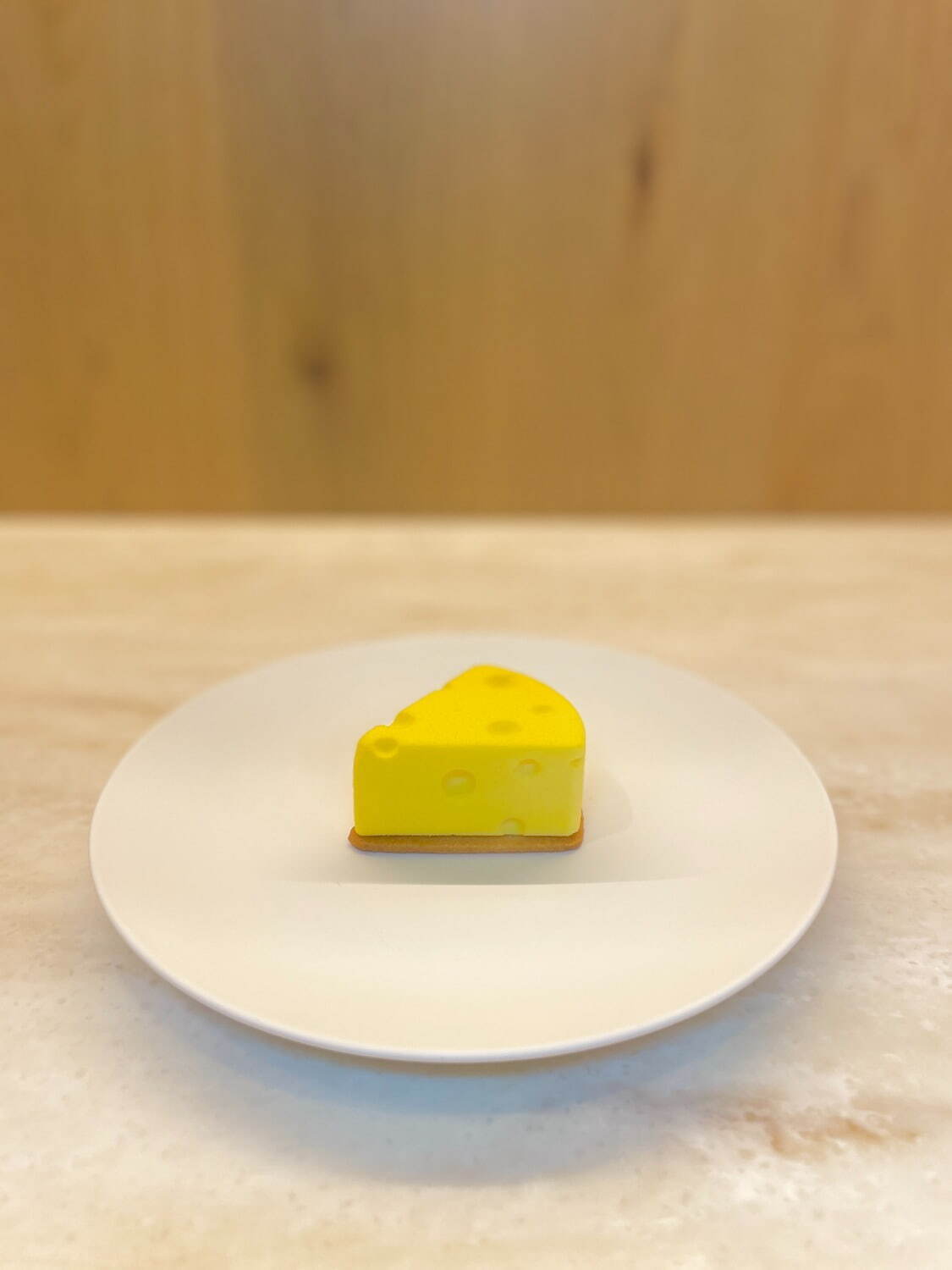 “アニメの穴あきチーズ風”「フロマ」のチーズケーキ、ルクア大阪の限定ショップで｜写真4