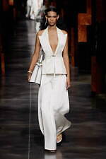 フェンディ 2022年春夏コレクション、アントニオ・ロペの作品にオマージュを捧げて｜写真2